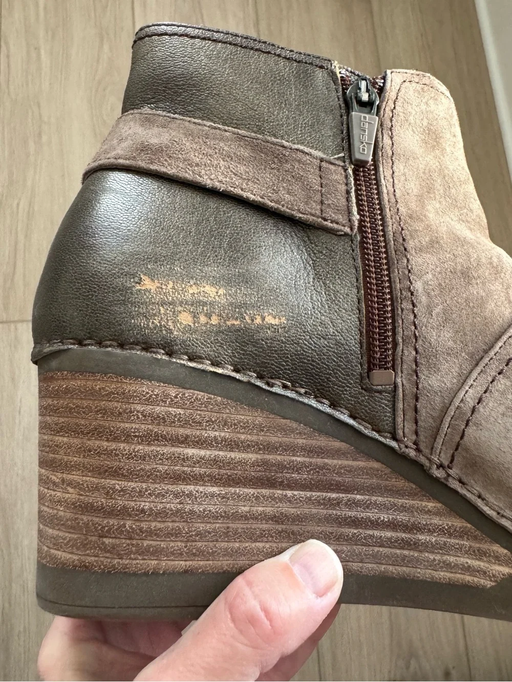 Dansko 41 Women’s brown leather/metallic side buckle ankle boots heeled 10.5/11
